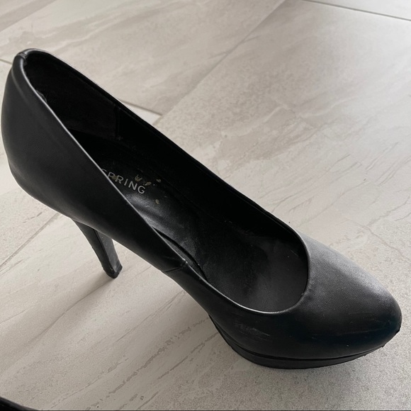 Black Pumps Heels - Picture 4 of 6